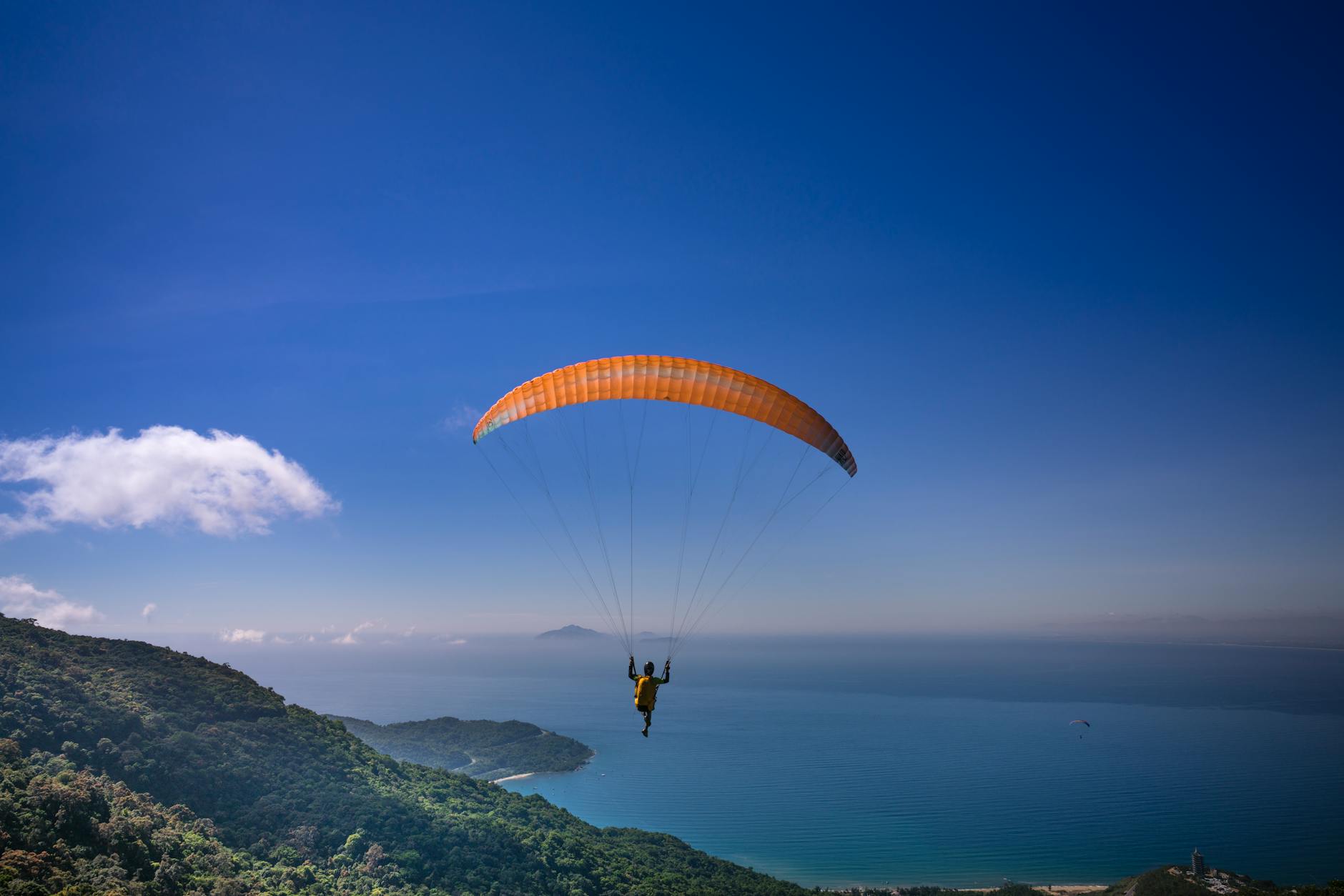 18 extreme adventure sports to add to your travel bucket list (are you brave enough for #7?)